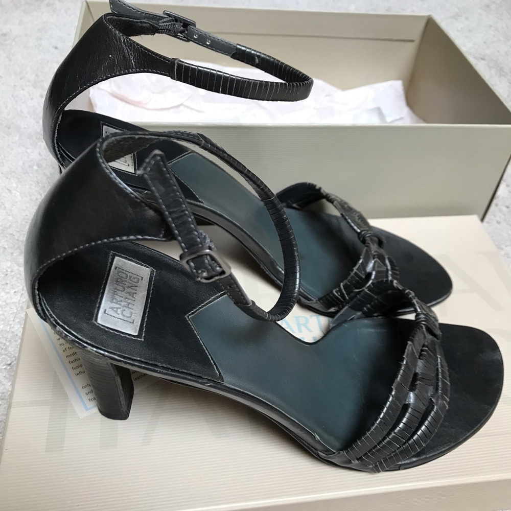 Arturo Chiang Leather Sandals - Picture 4 of 8